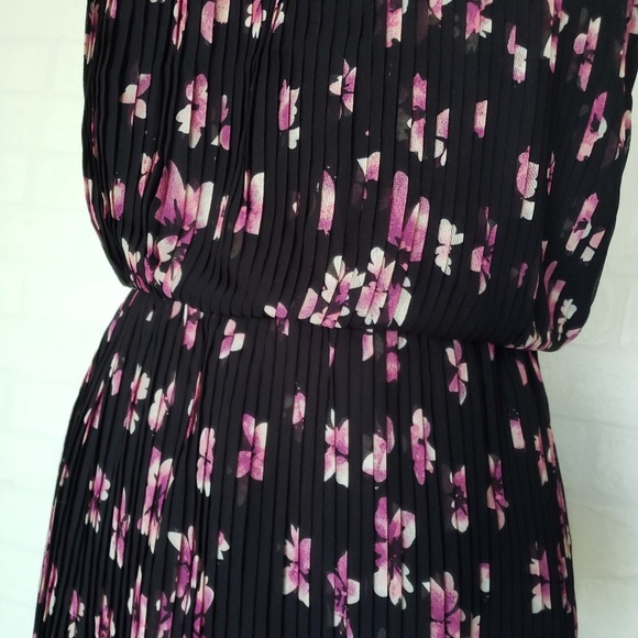 Black/ Purple Floral Pleated Dress - Picture 5 of 8